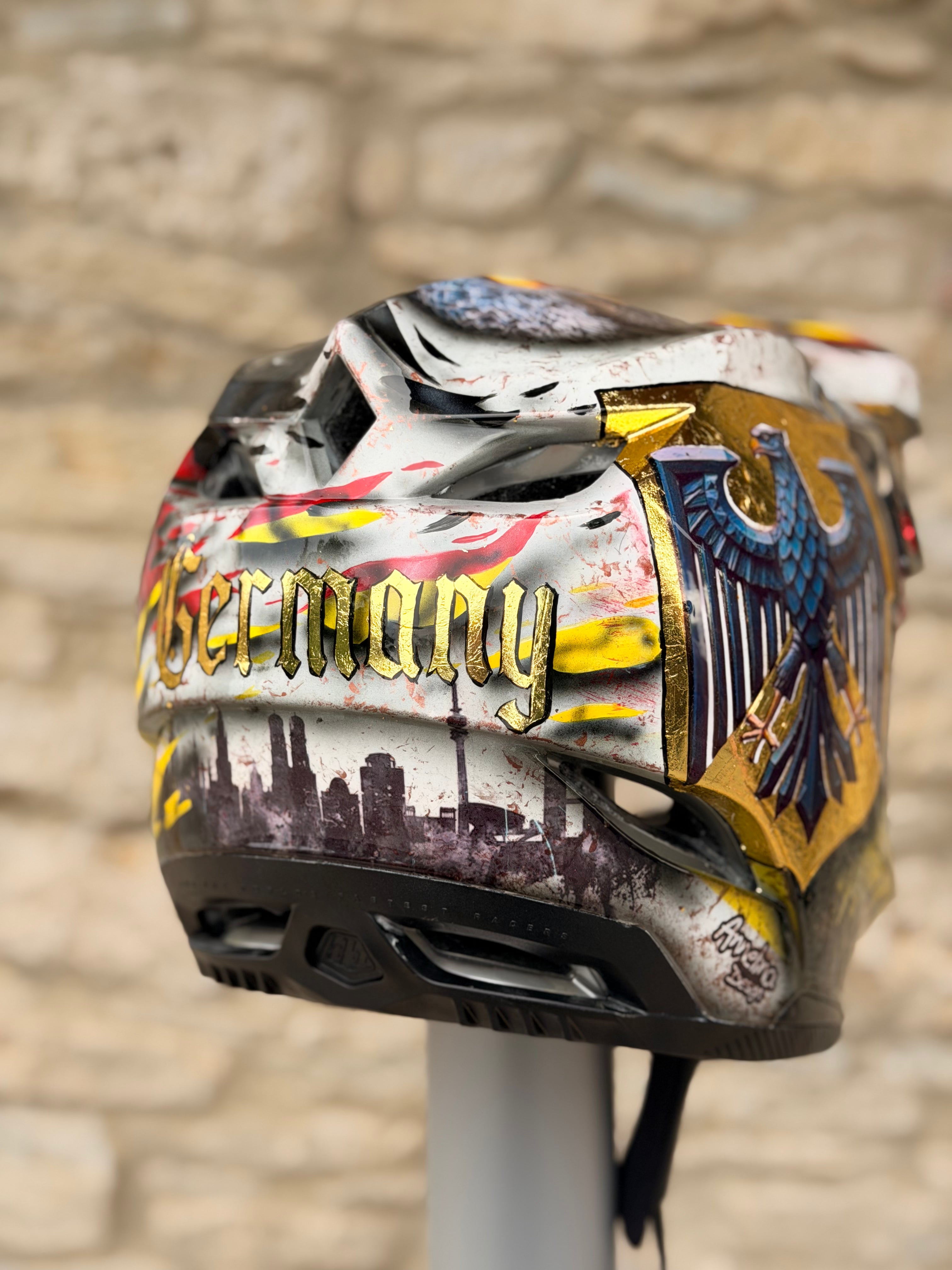 Casco personalizado - Alemania TLD D4 Poly. 01-11
