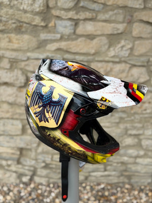 Casco personalizado - Alemania TLD D4 Poly. 01-11