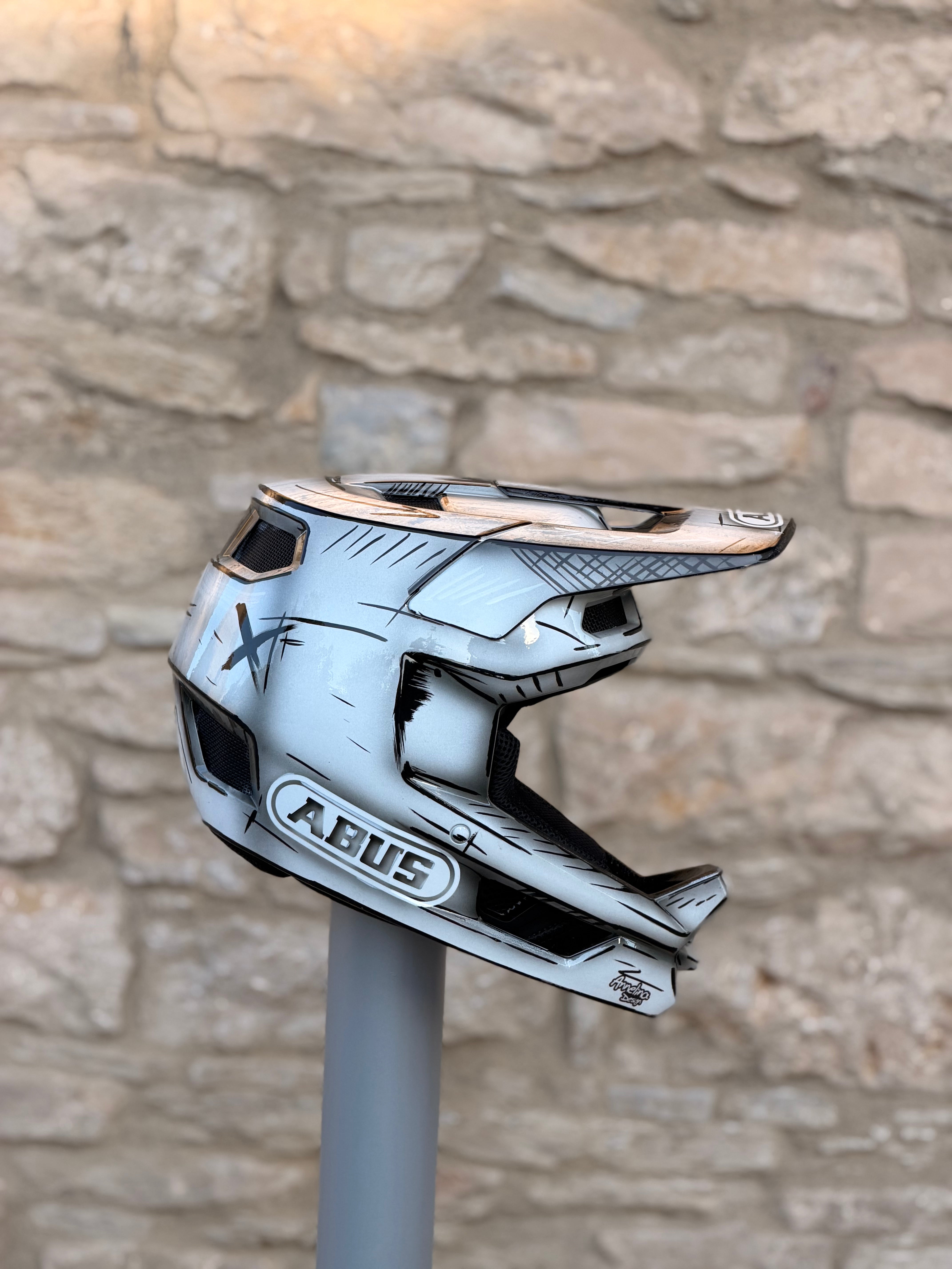Casco personalizado - Diseño de cómic ABUS Hidrop