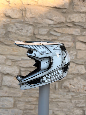 Casco personalizado - Diseño de cómic ABUS Hidrop