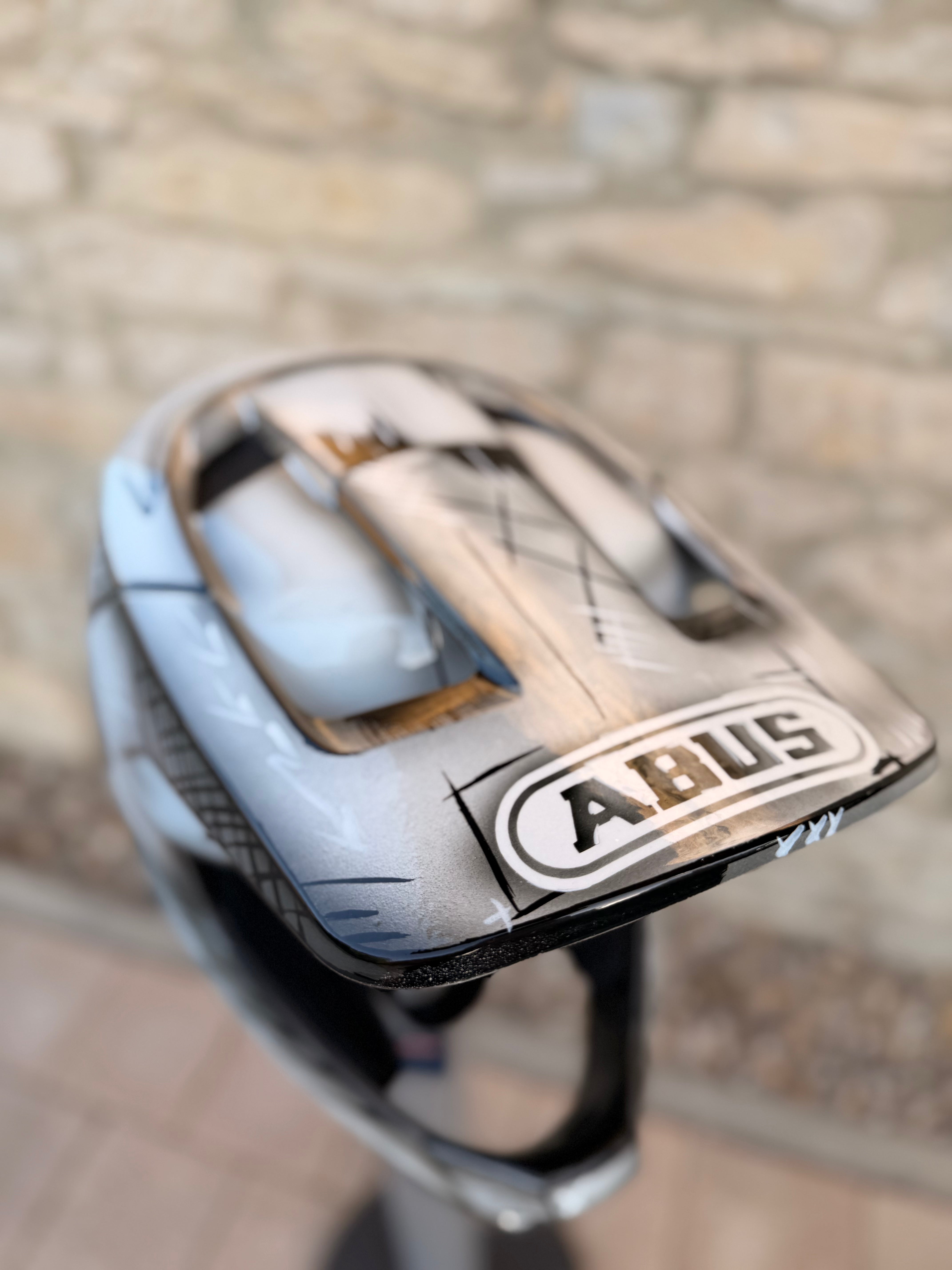 Casco personalizado - Diseño de cómic ABUS Hidrop