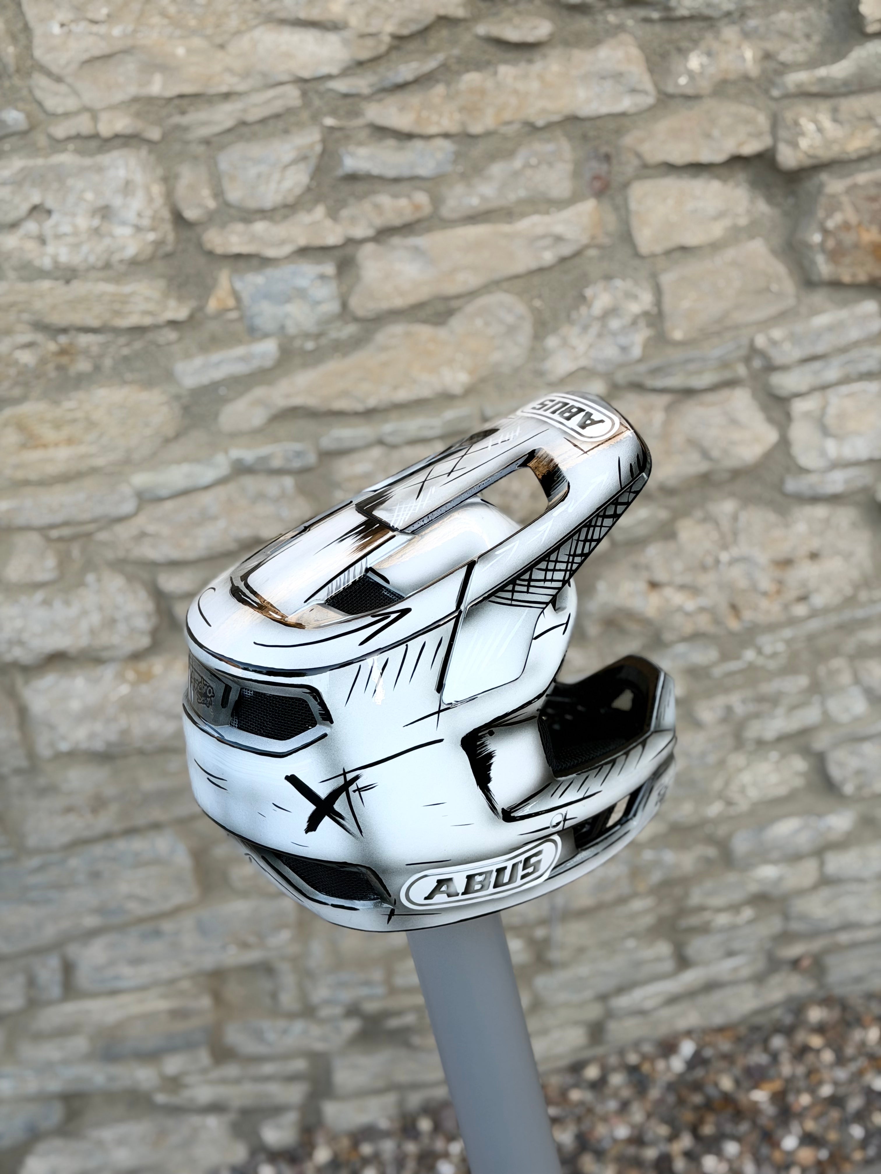Casco personalizado - Diseño de cómic ABUS Hidrop
