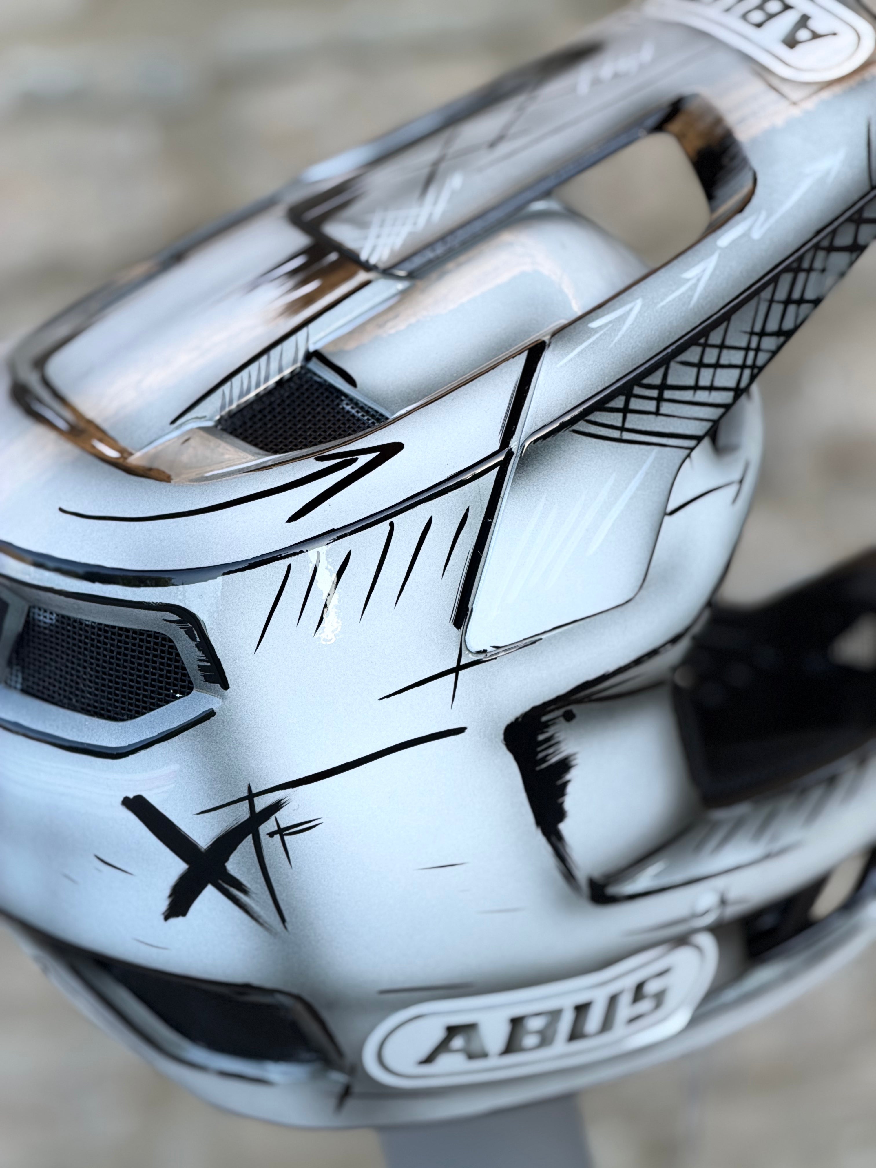 Casco personalizado - Diseño de cómic ABUS Hidrop
