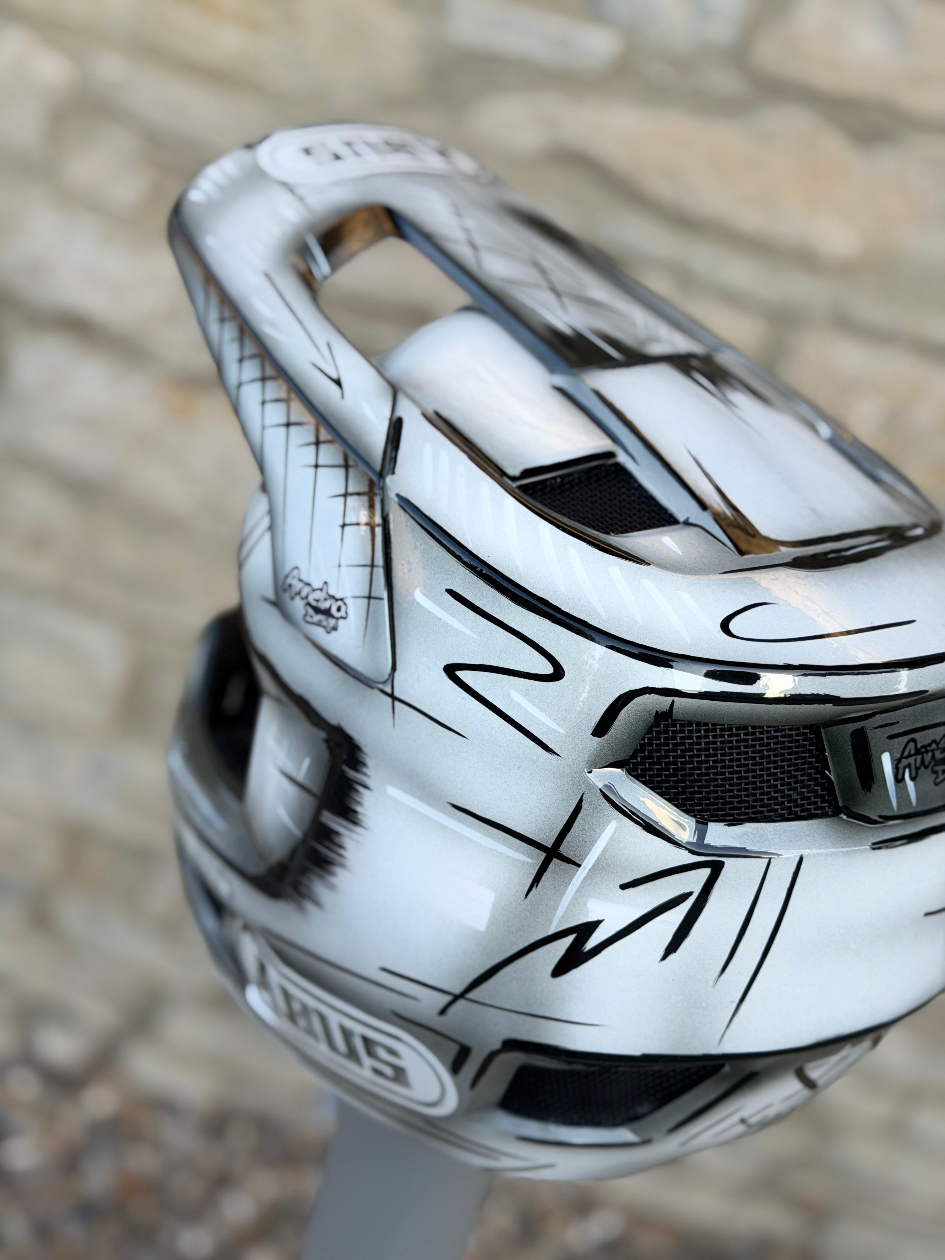 Casco personalizado - Diseño de cómic ABUS Hidrop